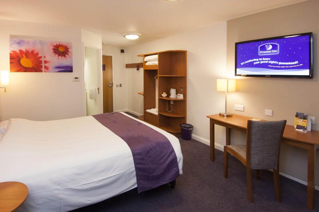 Premier Inn Hemel Hempstead Central Экстерьер фото
